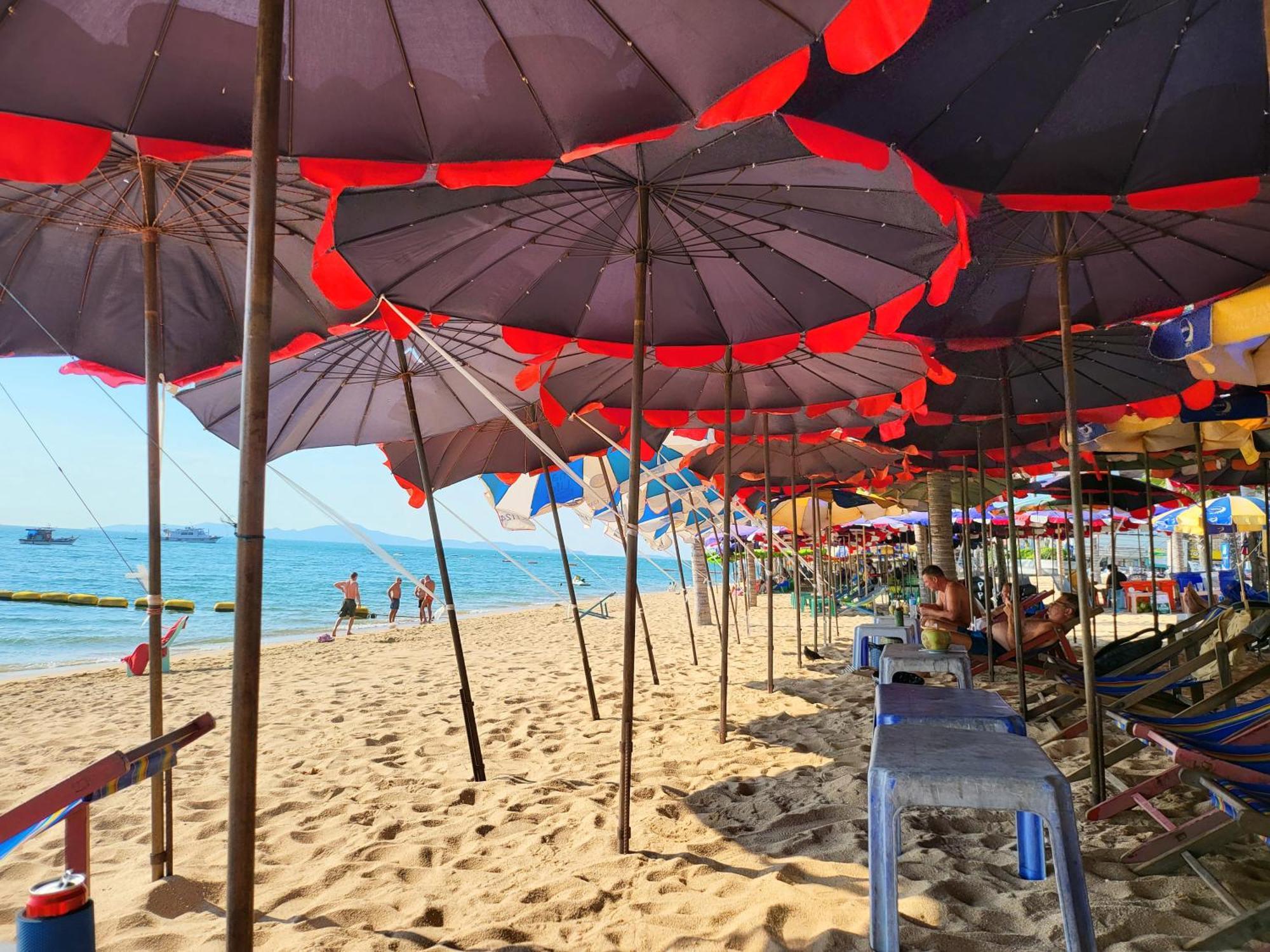 Candy Beach Seaview Jomtien Extérieur photo