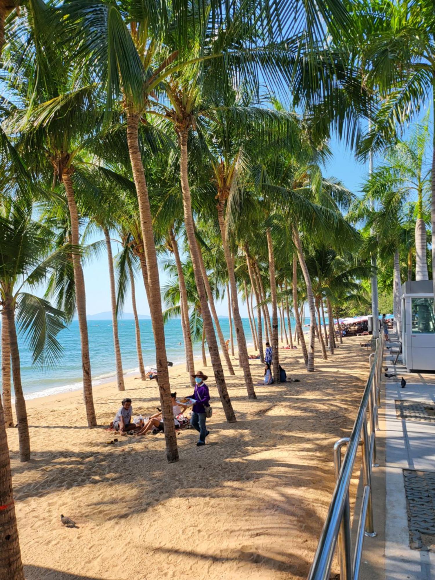 Candy Beach Seaview Jomtien Extérieur photo