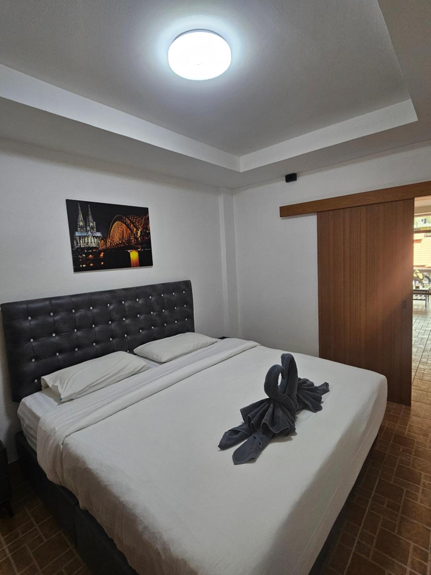 Candy Beach Seaview Jomtien Extérieur photo